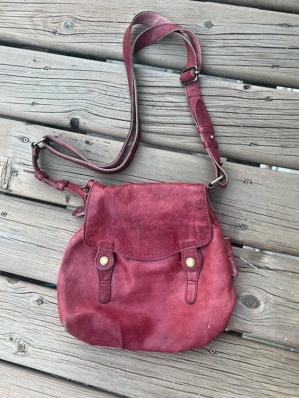 Aunts & Uncles crossbody bag